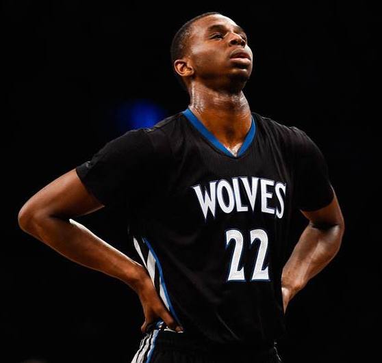 米体：米兰对迈尼昂的年薪报价提高至500万欧，尤文正在关注（米体：米兰上调迈尼昂年薪至500万欧元，尤文密切关注）