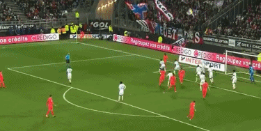 兰杜奇：上半场我们没拉开阵型宽度，踢得有点像一群小鸡（兰杜奇：上半场缺少阵型宽度，我们踢得像小鸡乱窜）