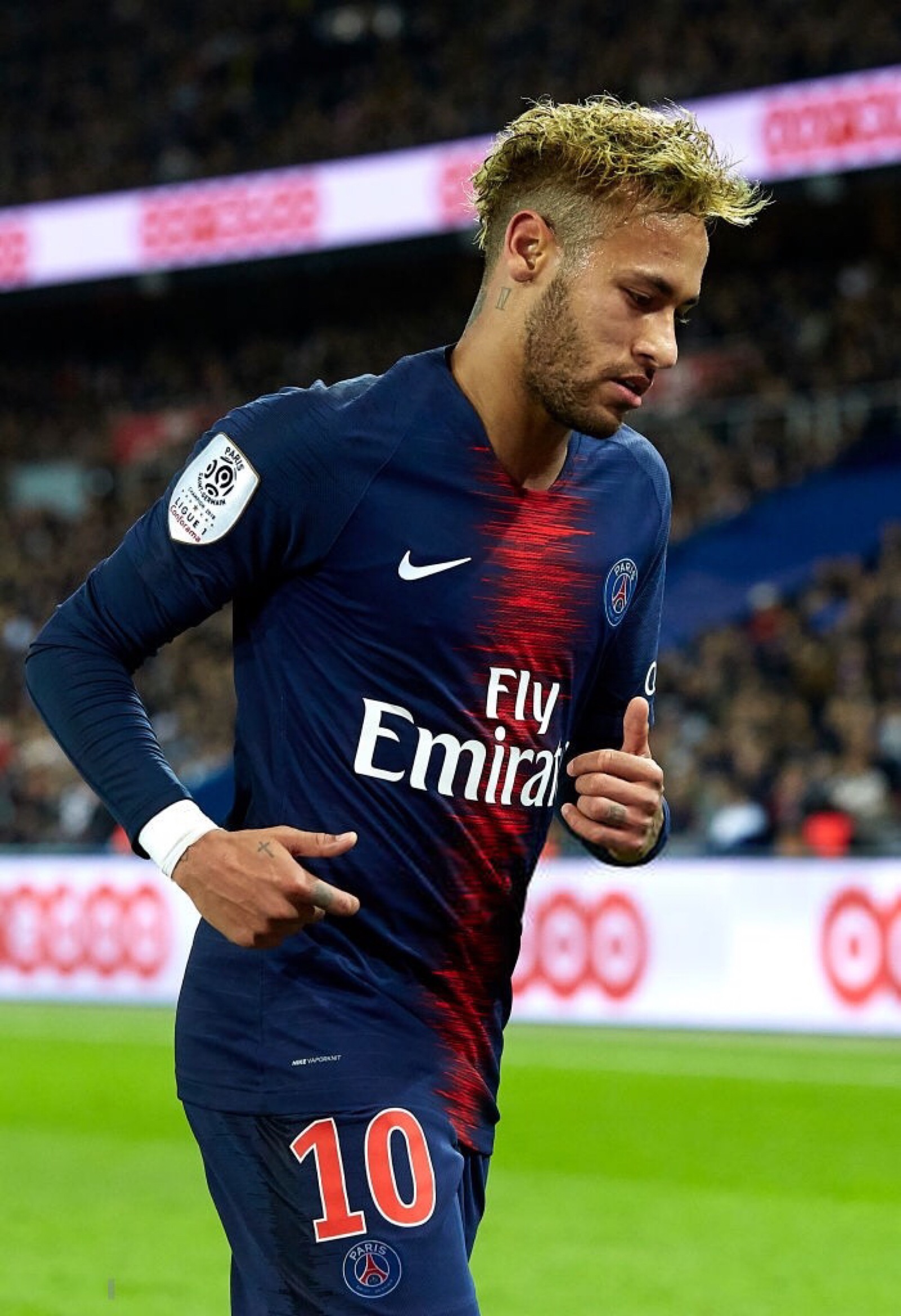 中足联公布俱乐部转让规定：双方不得存在与行业内逾期债务（中足联发布俱乐部转让新规：转让双方不得有行业内逾期债务）