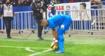 库尔图瓦：球队各方面都有提升，我在球队需要的时刻站了出来（库尔图瓦：球队全面进步，关键时刻我挺身而出）