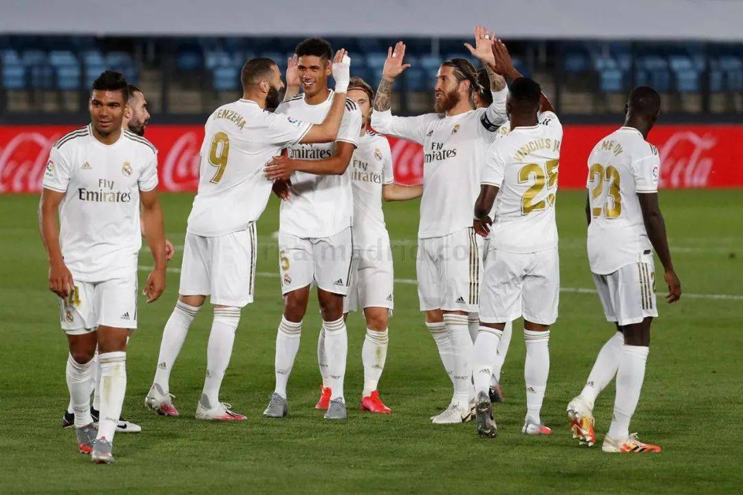 巴萨梅西关键助攻助球队获胜