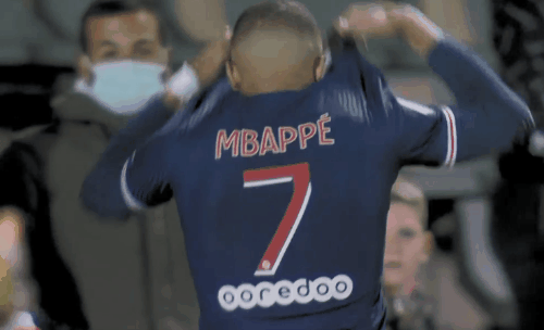 世界杯名场面：梅西让荷兰教练组闭嘴（世界杯高光一幕：梅西令荷兰教练组噤声）