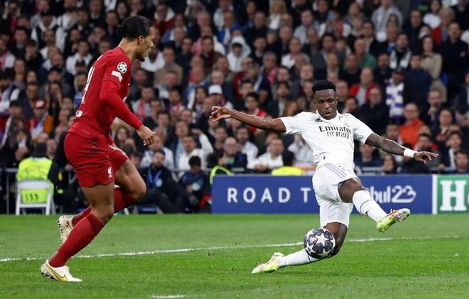 安帅：米利唐踢右后卫表现很好；有些惊讶埃斯特旺的天赋（安切洛蒂赞米利唐右后卫发挥出色：坦言埃斯特旺天赋超出预期）