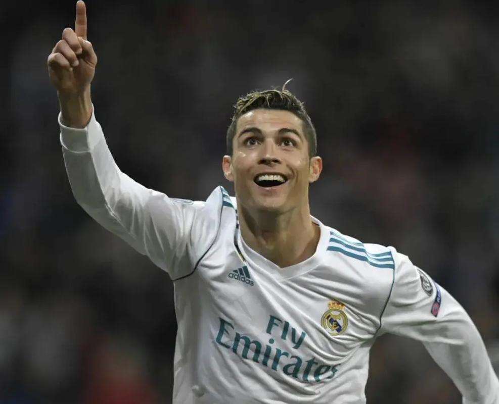 罗马诺：梅努可能在1月离开曼联，那不勒斯对租借他很感兴趣