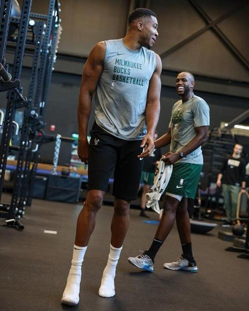 全运会参赛队员回归U22训练，安东尼奥强调传球准确性（U22队迎回全运会球员，安东尼奥着重强化传球精准度）