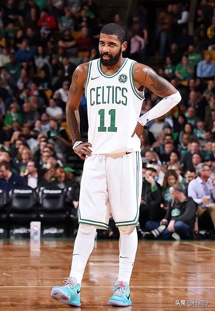 每体：卡萨多腹股沟有些刺痛，初步看来情况并不严重（每体：卡萨多腹股沟出现轻微刺痛，初步判断无大碍）