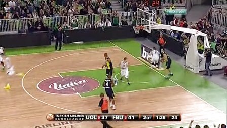 利物浦萨拉赫任意球破门锁定胜局（萨拉赫任意球建功助利物浦锁定胜利）