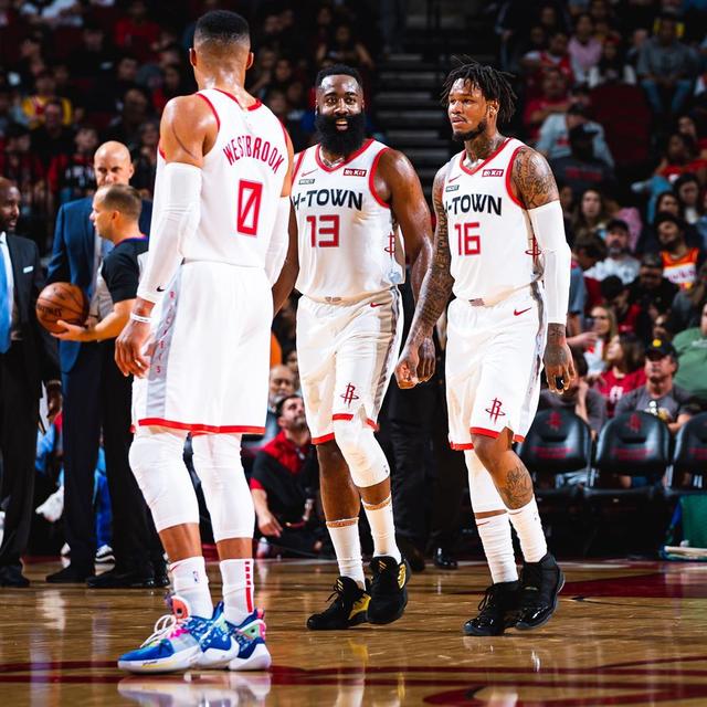 每体：巴萨U12埃希奥福受到经纪人扎哈维关注，双方已有接触（每体：经纪人扎哈维看中巴萨U12小将埃希奥福，双方已展开接触）