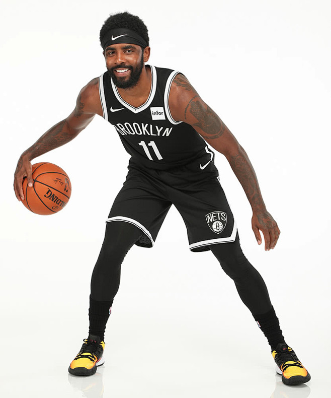 马德兴：中国足球受冷遇因成绩没突破，地方超火爆是大众怒其不争（马德兴：国足成绩难破局致整体遇冷，地方热度高因球迷恨铁不成钢）