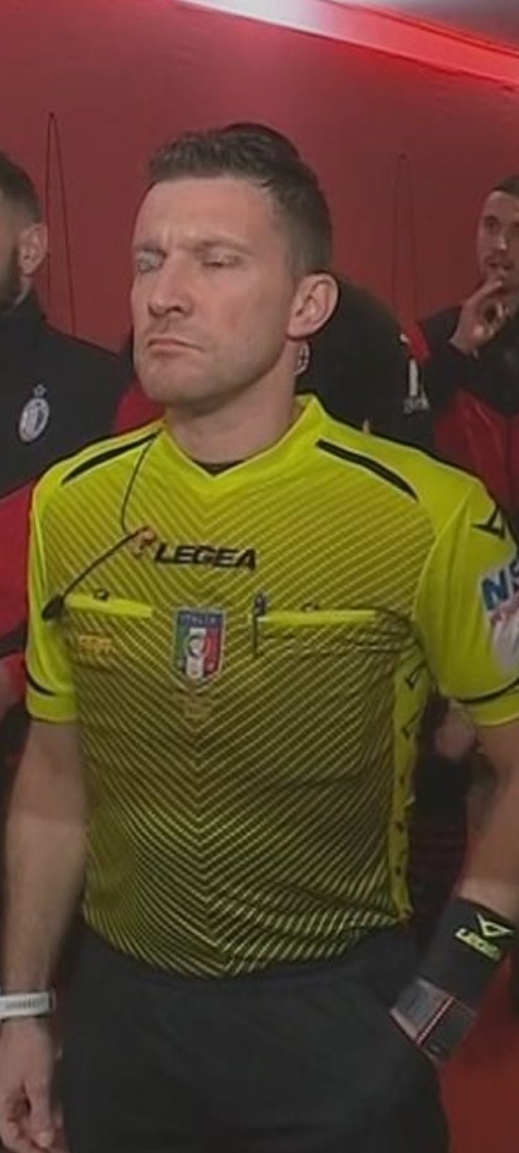 欧冠半场：齐玛乌龙，库杜斯造险，热刺1-0布拉格斯拉维亚（欧冠半场战报：齐玛自摆乌龙，库杜斯制造险情，热刺暂1-0领先布拉格斯拉维亚）