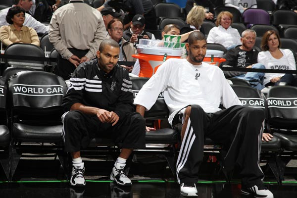 记者：世界杯抽签仪式开始前，大力神杯已经抵达华盛顿（记者：抽签仪式尚未开始，大力神杯已抵达华盛顿）