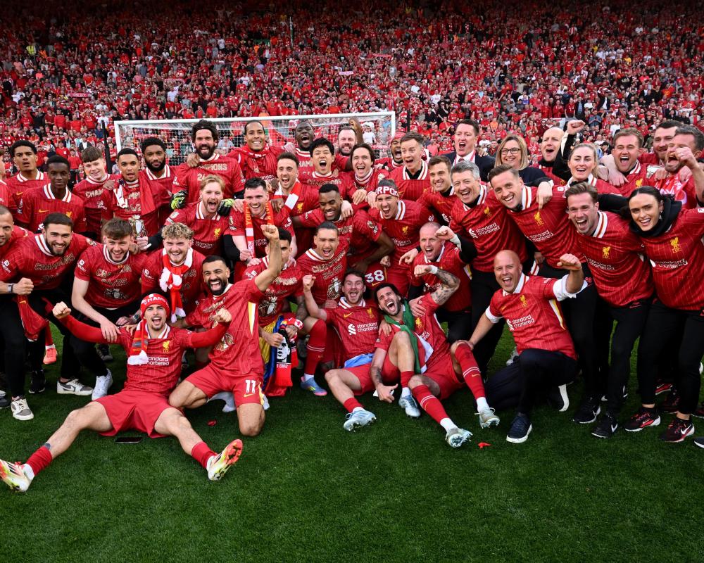 16岁的天空：多特蒙德超新星阿尔伯特本轮青年欧冠集锦（16岁正当红：多特蒙德新星阿尔伯特本轮青年欧冠高光集锦）