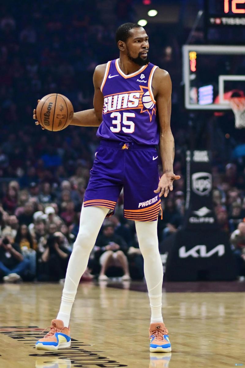 记者：本届世界杯将有半场球员和教练采访，赛前两天开发布会（记者称：本届世界杯增设半场球员、教练采访，赛前两日举行发布会）